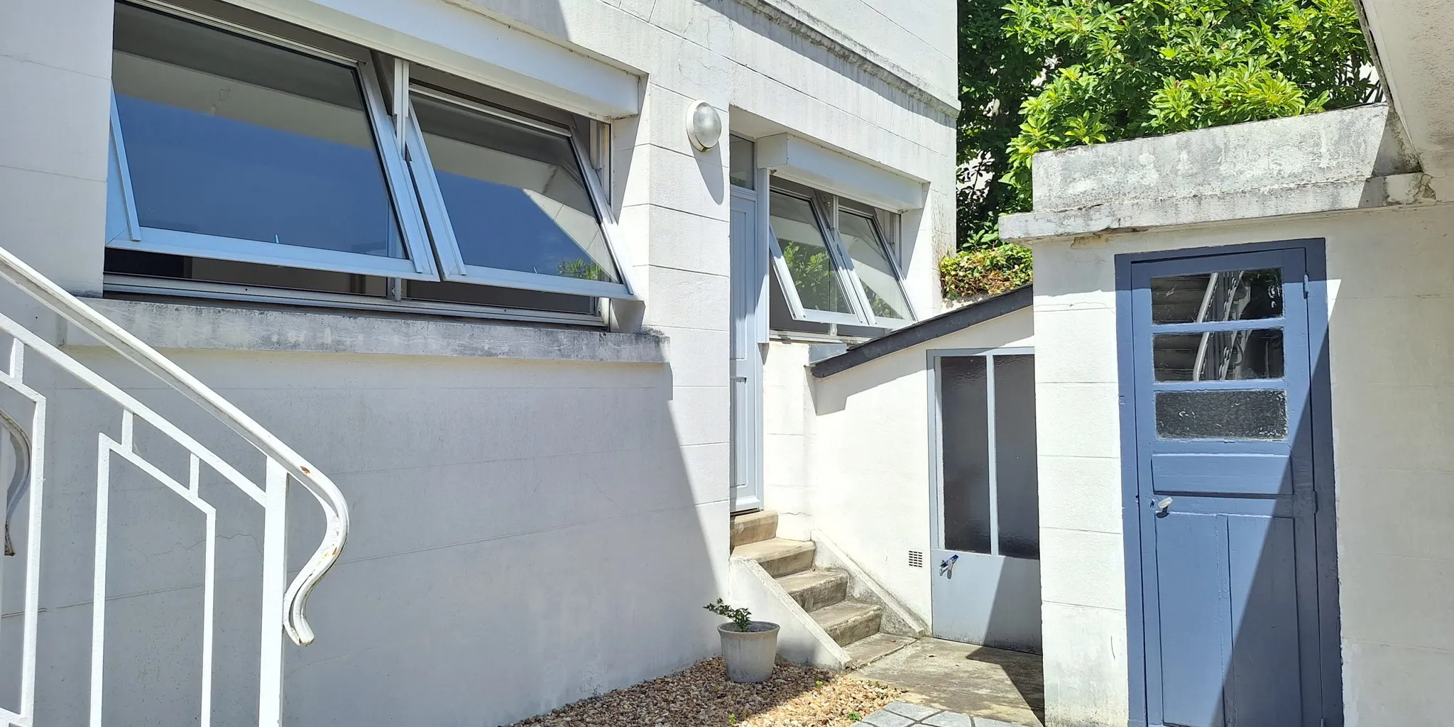 Cour intérieure avec entrée Appartement T2 de 40 m2 env. à proximité de la Place Jean-Jaurès à vendre sur Tours Centre | Vente 37