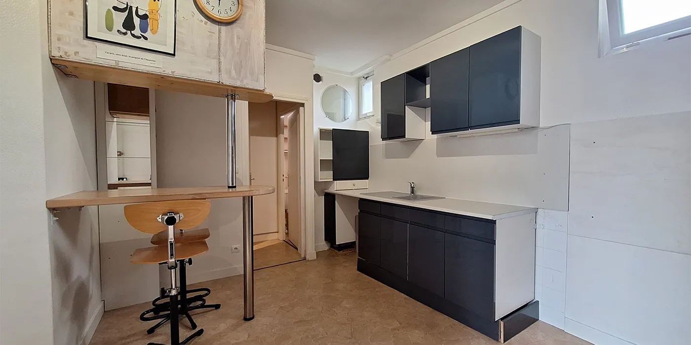 Vue cuisine et entrée Appartement Type 2 de 35 m2 à vendre sur Tours Quartier Velpeau | Vente 37