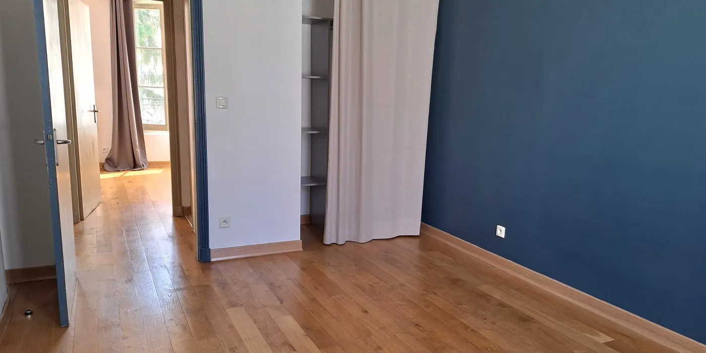 Vue chambre 2 appartement Immeuble de 360 m2 avec 4 appartements dont 3 loués à vendre ou pour investir sur Tours Centre, Quartier Avenue de Grammont  | Vente 37