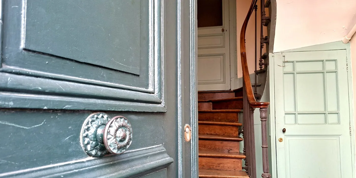 Vue entrée Immeuble de 360 m2 avec 4 appartements dont 3 loués à vendre ou pour investir sur Tours Centre, Quartier Avenue de Grammont  | Vente 37