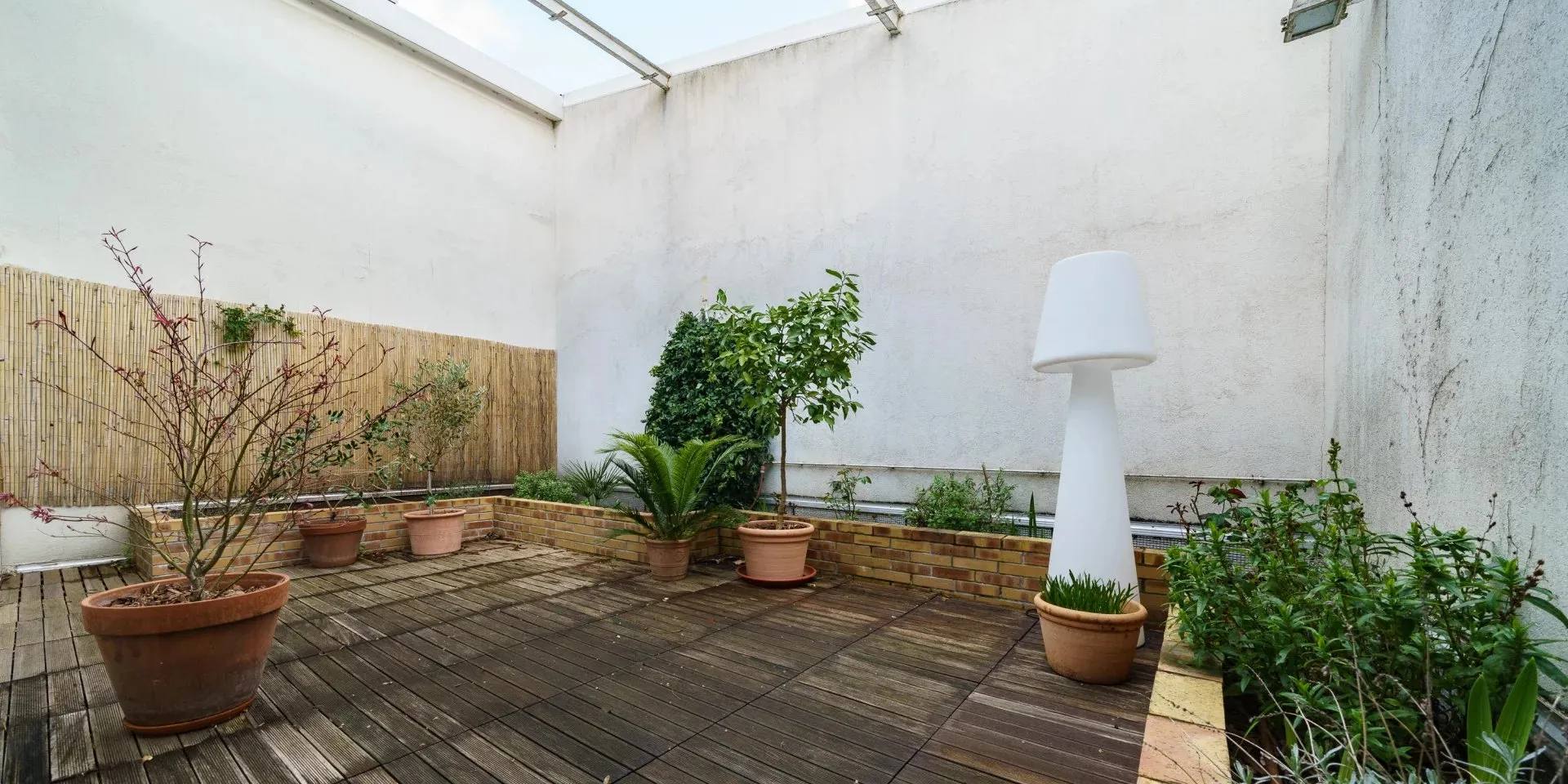Jardin intérieur et terrasse Loft de 180 m2 env. avec jardin et 2 chambres à vendre sur Tours Centre, Quartier Cathédrale | Vente 37
