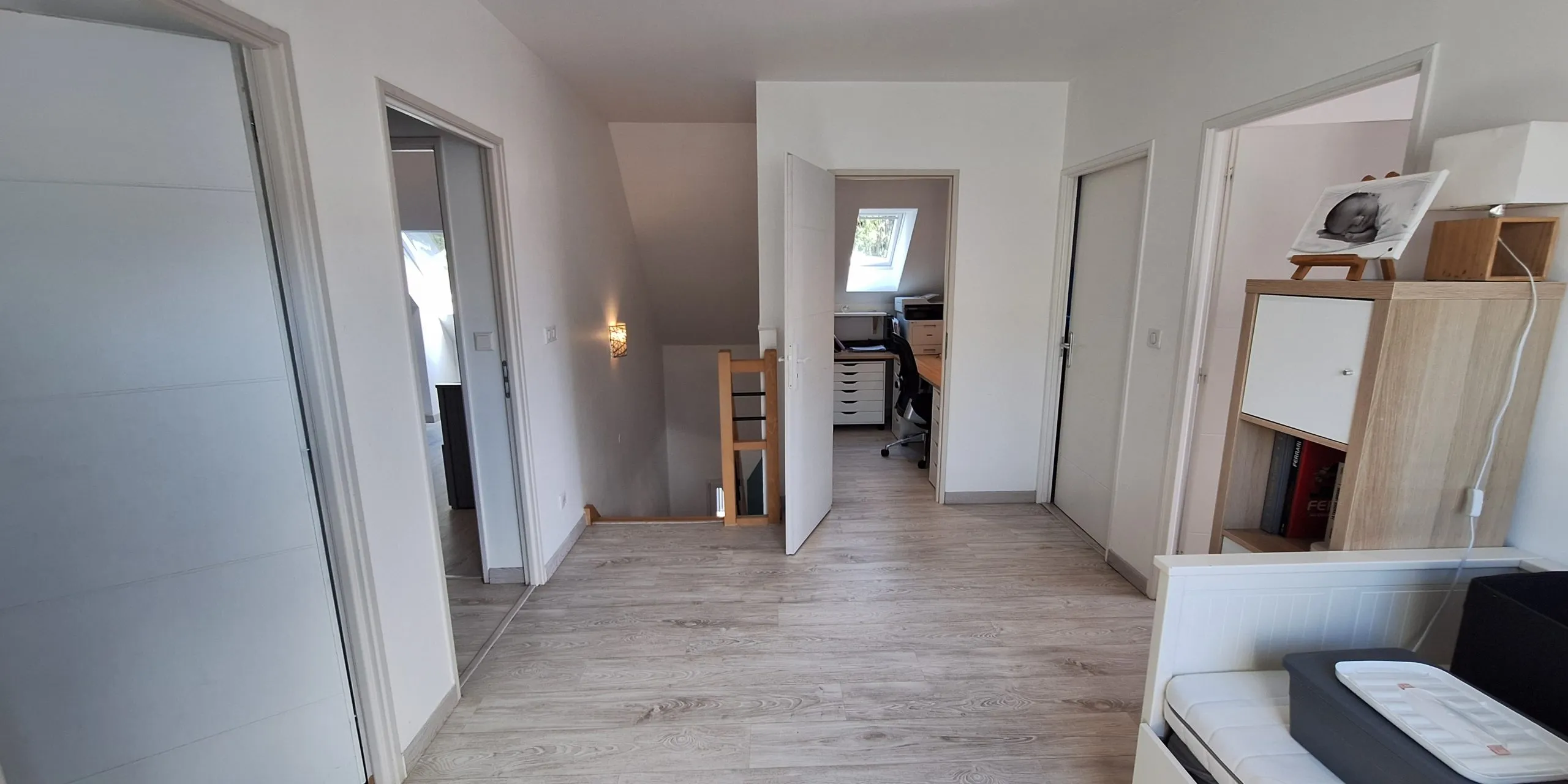 couloir étage Maison moderne et spacieuse Type 6 de 180 m2 à vendre sur Joué-lès-Tours DPE A | Vente 37