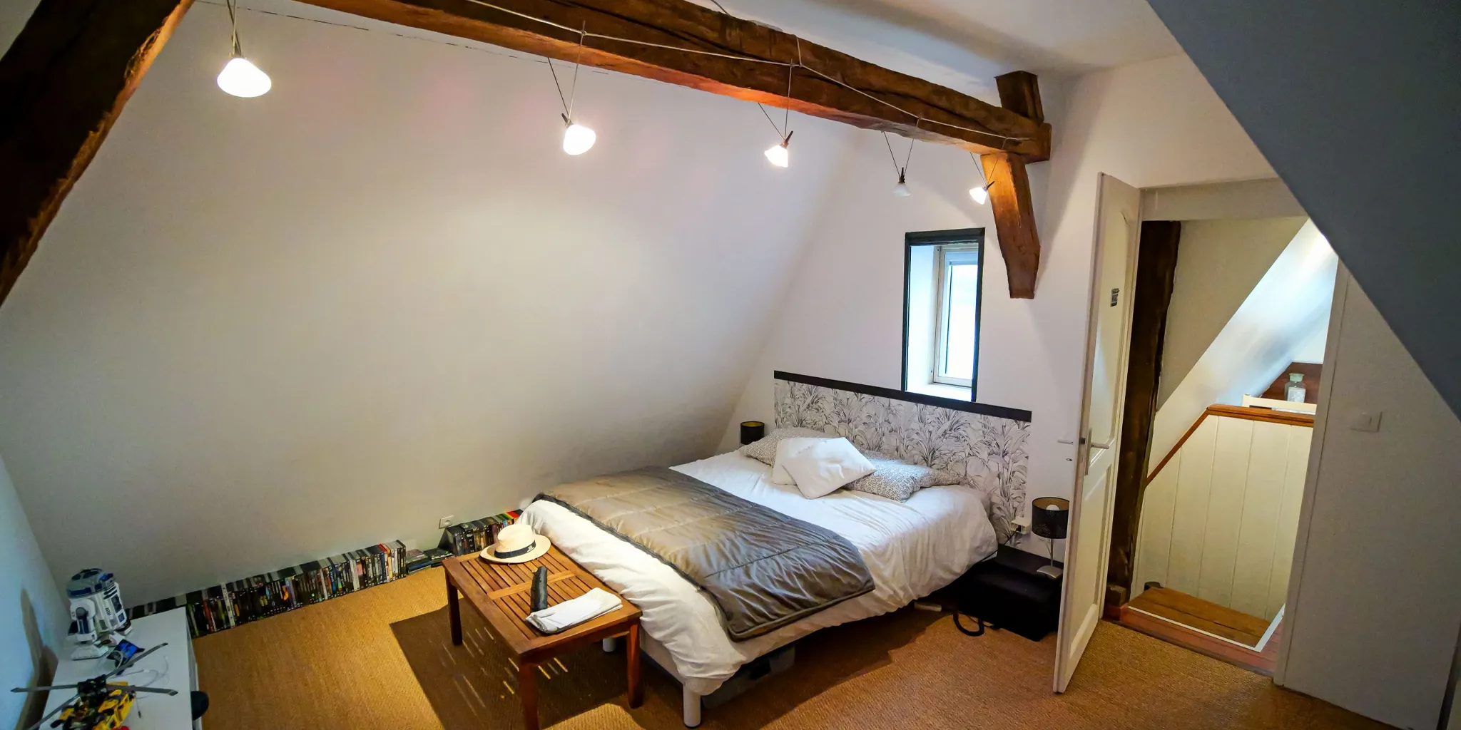 Chambre mansardée Maison historique de 300 m2 env. à vendre sur Saint-Cyr-sur-Loire en bord de La Loire | Vente 37