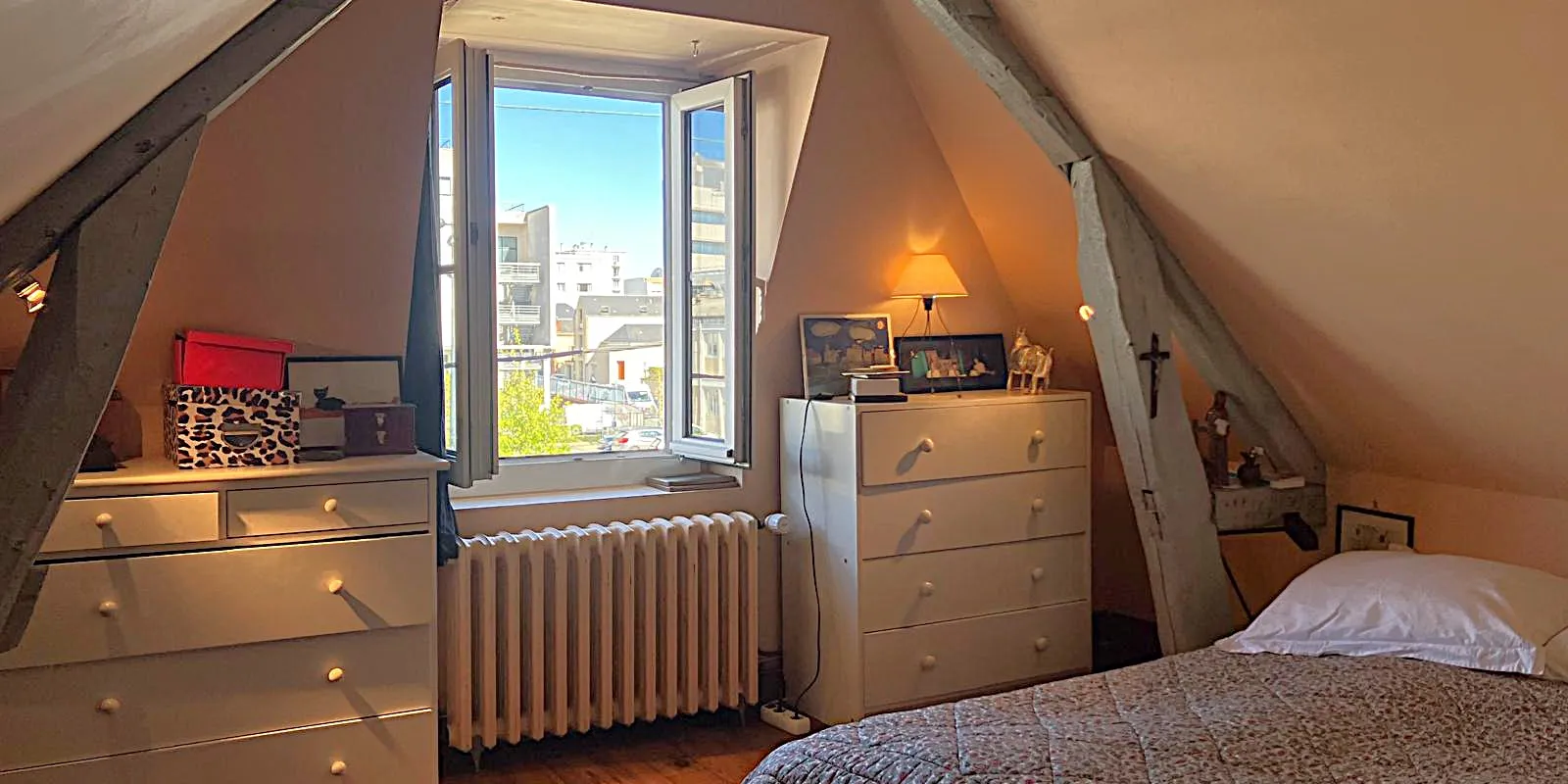 Chambre 3 Maison de 120 m2 avec studio à proximité de l'hôpital bretonneau dans rue calme à vendre sur Tours Centre  | Vente 37