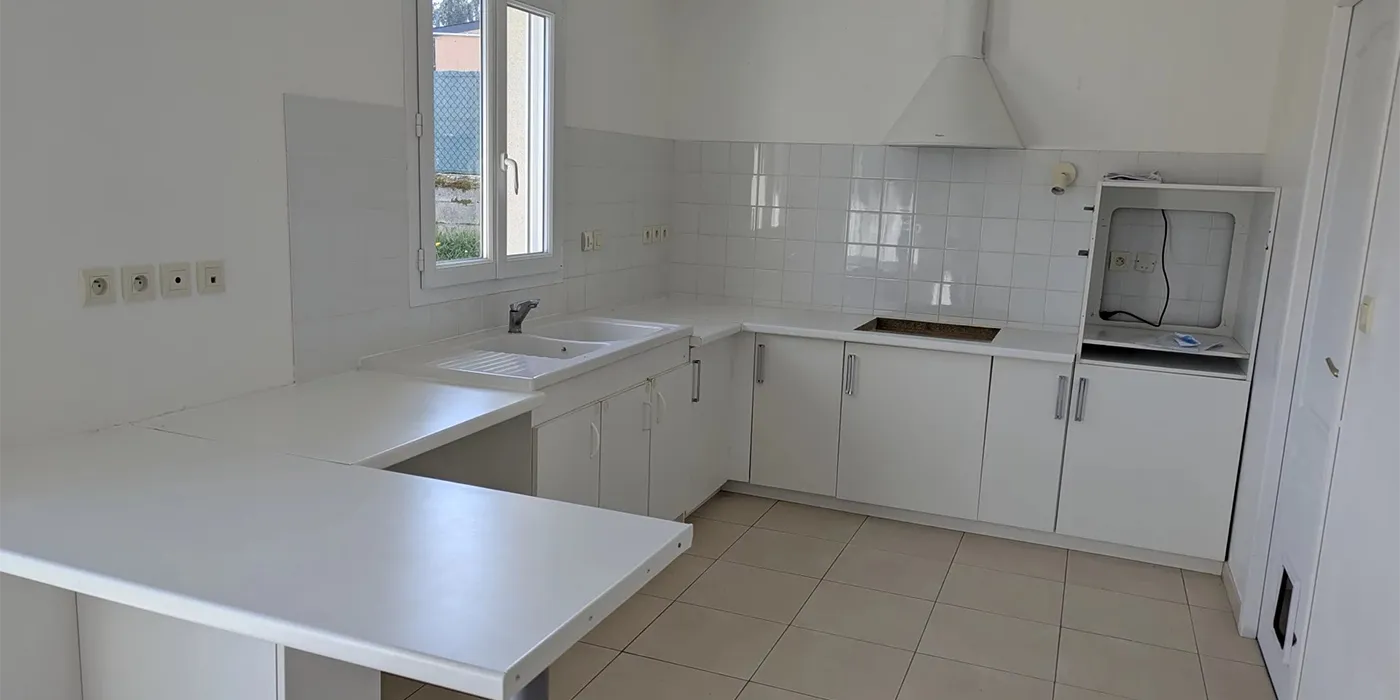 Cuisne aménagée Maison de 85 m2 avec garage à vendre sur Cinq-Mars-La-Pile | Vente 37