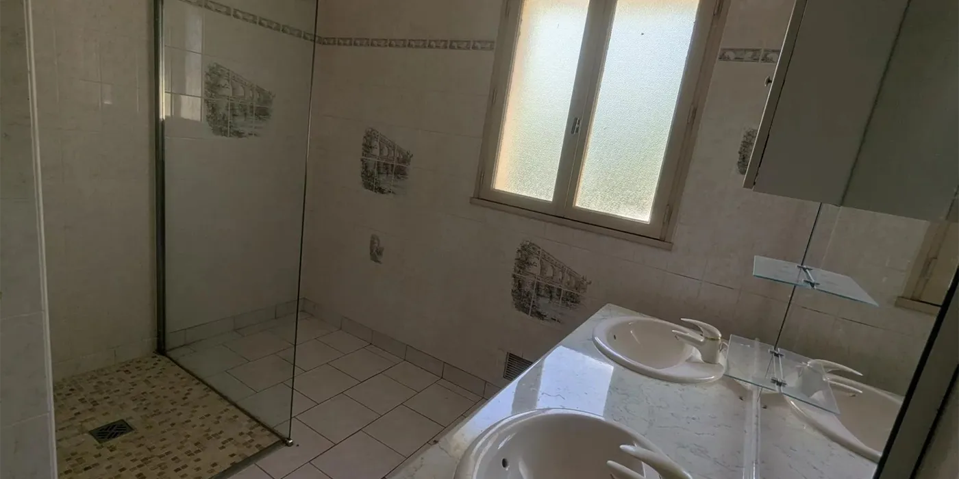 salle d'eau avec vasques maison F5 de 80 m2 sur sous-sol  à vendre sur Chambray-lès-Tours | Vente 37