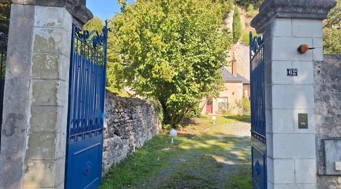 Photo Façade maison à vendre face à la Loire sur Rochecorbon | Vente 37.fr • Bien proposé par GAUTARD Immobilier