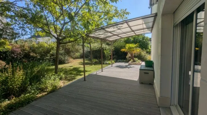 photo jardin + facade maison type 7 à vendre sur saint-avertin  | Vente 37.fr • Bien proposé par Tours'N Gestion Immo 37