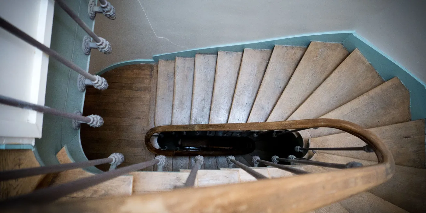 Vue escalier 2e étage Immeuble de 360 m2 avec 4 appartements dont 3 loués à vendre ou pour investir sur Tours Centre, Quartier Avenue de Grammont  | Vente 37