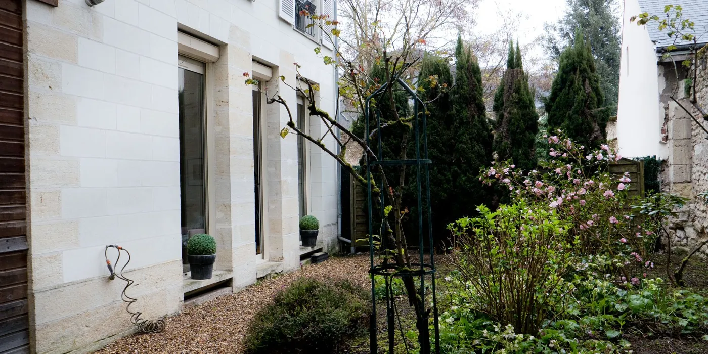 Vue jardin intérieur Immeuble de 360 m2 avec 4 appartements dont 3 loués à vendre ou pour investir sur Tours Centre, Quartier Avenue de Grammont  | Vente 37