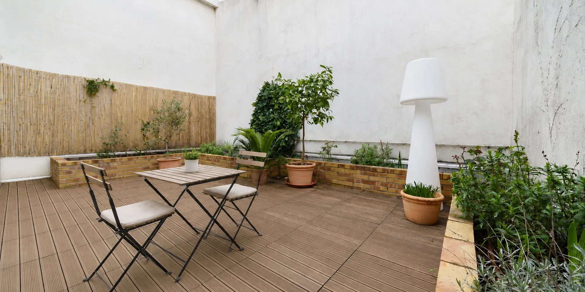 Jardin intérieur et terrasse Loft de 180 m2 env. avec jardin et 2 chambres à vendre sur Tours Centre, Quartier Cathédrale | Vente 37