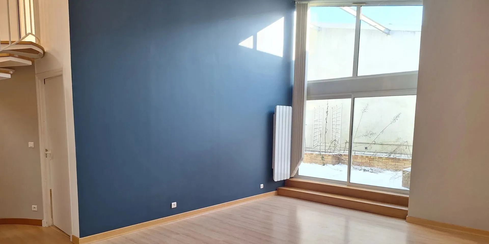 Entrée et escalier Loft de 180 m2 env. avec jardin et 2 chambres à vendre sur Tours Centre, Quartier Cathédrale  | Vente 37