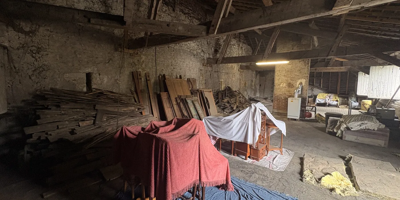 Vue salle accueil à aménager Maison vigneronne de 125 m2 sur Vouvray avec 2 chambres et caves à vendre sur Vouvray  | Vente 37