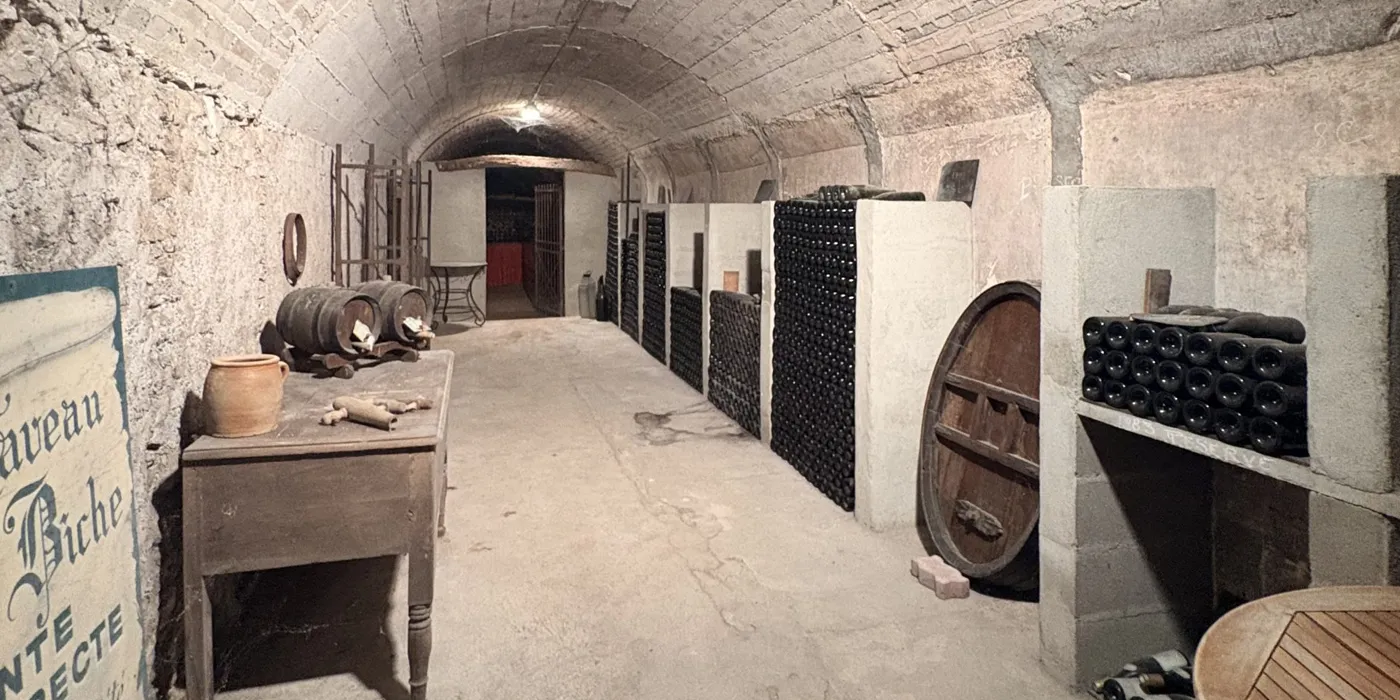 Vue cave à aménager Maison vigneronne de 125 m2 sur Vouvray avec 2 chambres et caves à vendre sur Vouvray  | Vente 37