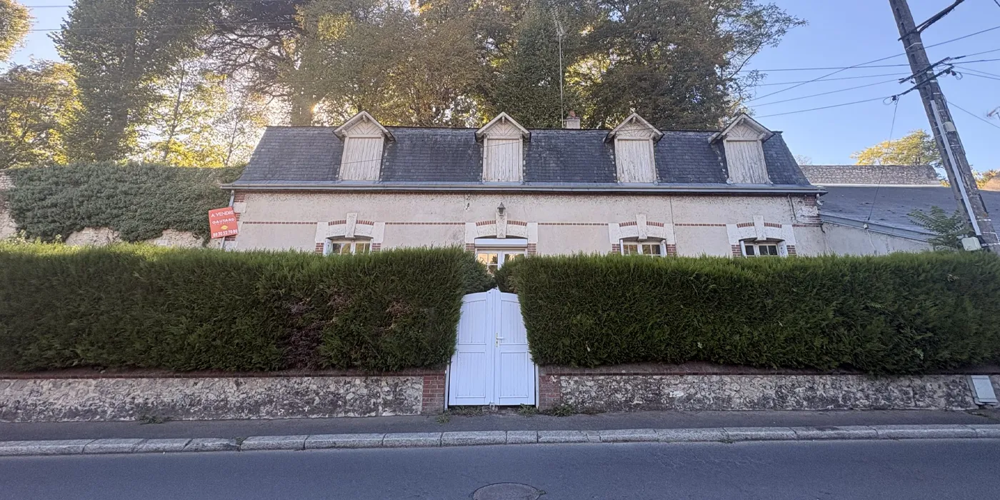Vue jardin facade avant Maison vigneronne de 125 m2 sur Vouvray avec 2 chambres et caves à vendre sur Vouvray  | Vente 37