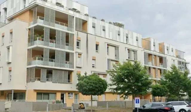 Image façade immeuble avec Appartement T3 de 65 m² avec Terrasse à vendre sur Tours Sud | Vente 37.fr